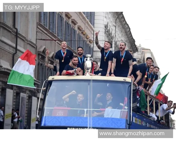 足球巨星重返赛场时隔多年再展风采引发球迷热烈追捧与期待